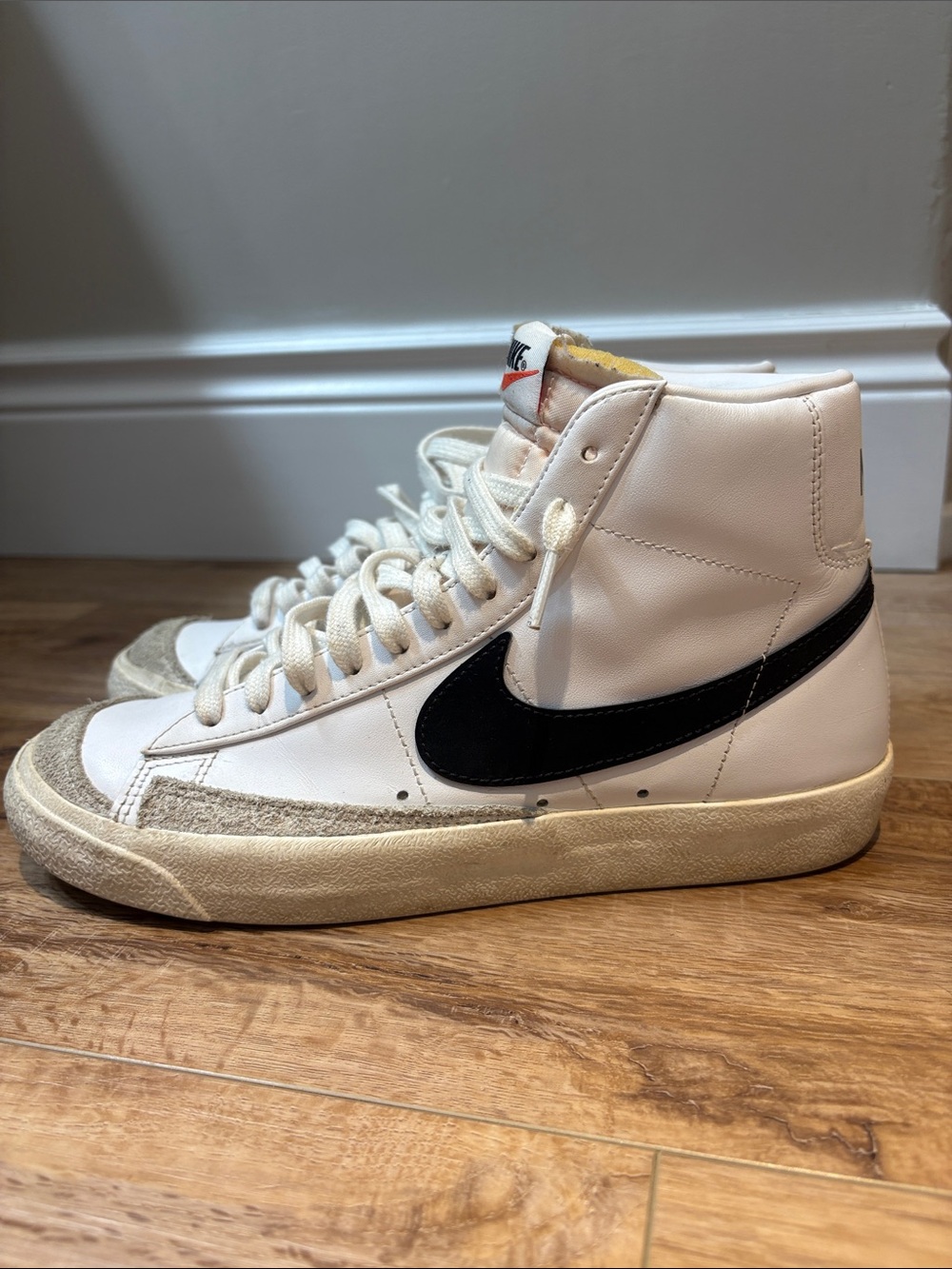 Nike Women’s White High-Top Sneakers with Black Swoosh and Beige Accents - Picture 4 of 4